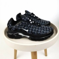 Кросівки чоловічі Nike Air Max plus TN France NK071