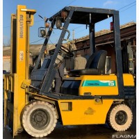 Вилочный бензиновый автопогрузчик Komatsu на немаркой цельнолитой резине